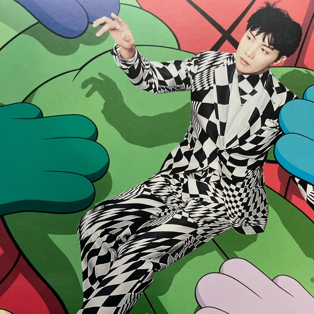 KAWS art book + magnet - Picture 7 of 12